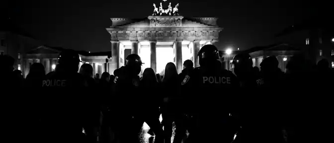 Полиция Берлина задержала участника протестной акции у гимназии имени Андреаса